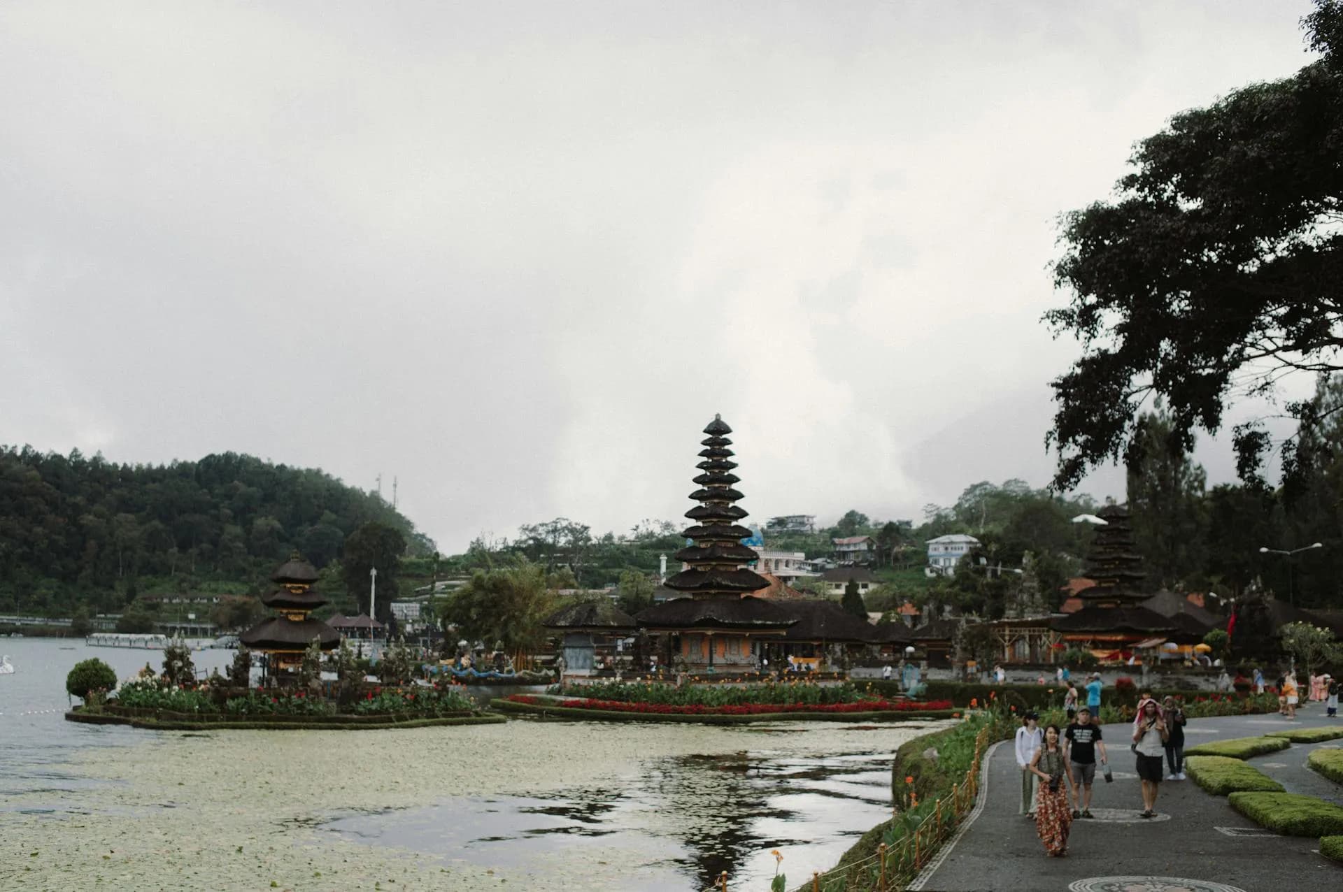Pourquoi Bali est hindouiste alors que l'Indonésie est musulmane