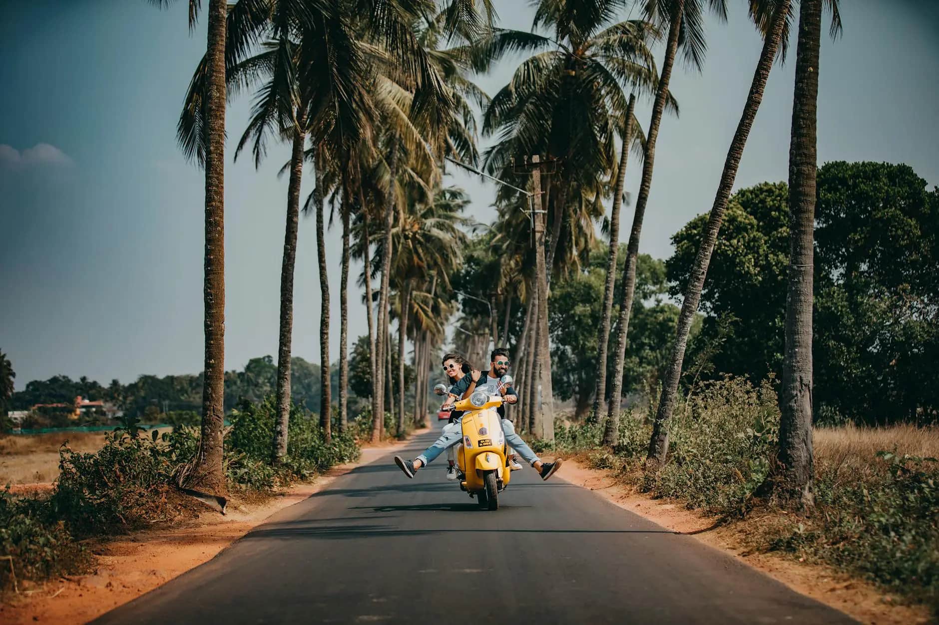 Scooter sur une route de Bali