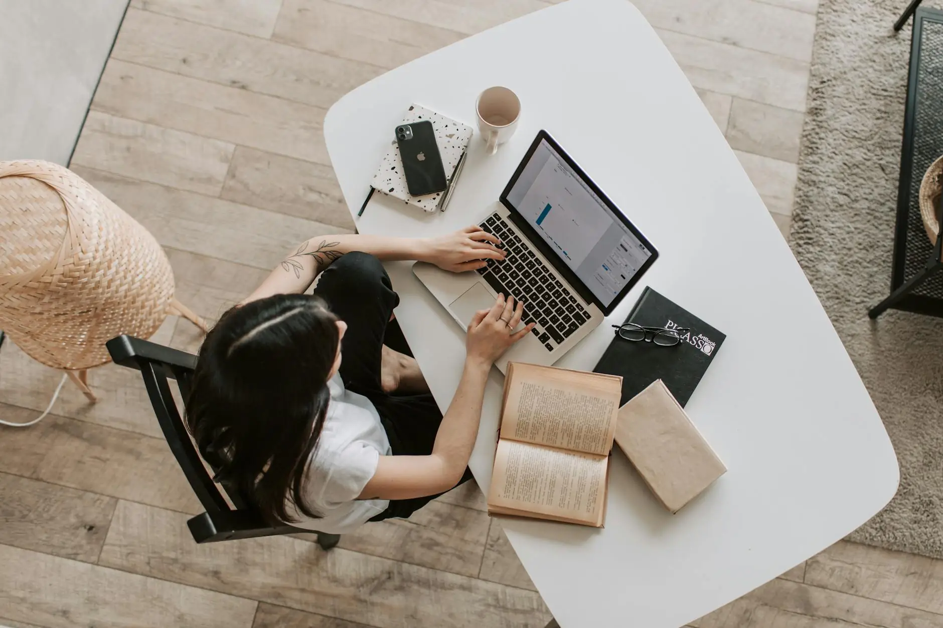 Travail sur ordinateur à Bali