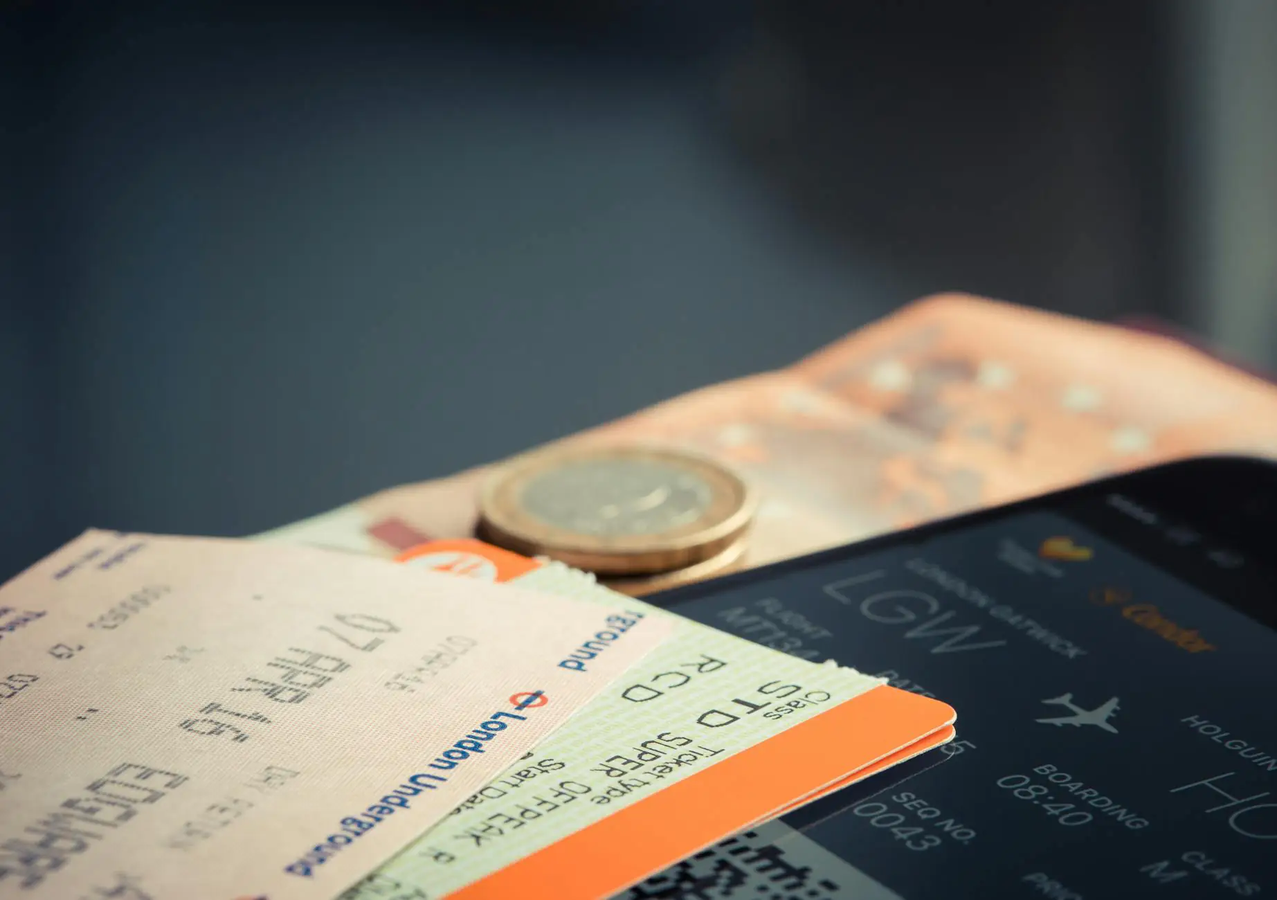 Documents de voyage, billets d'avion et carte d'embarquement