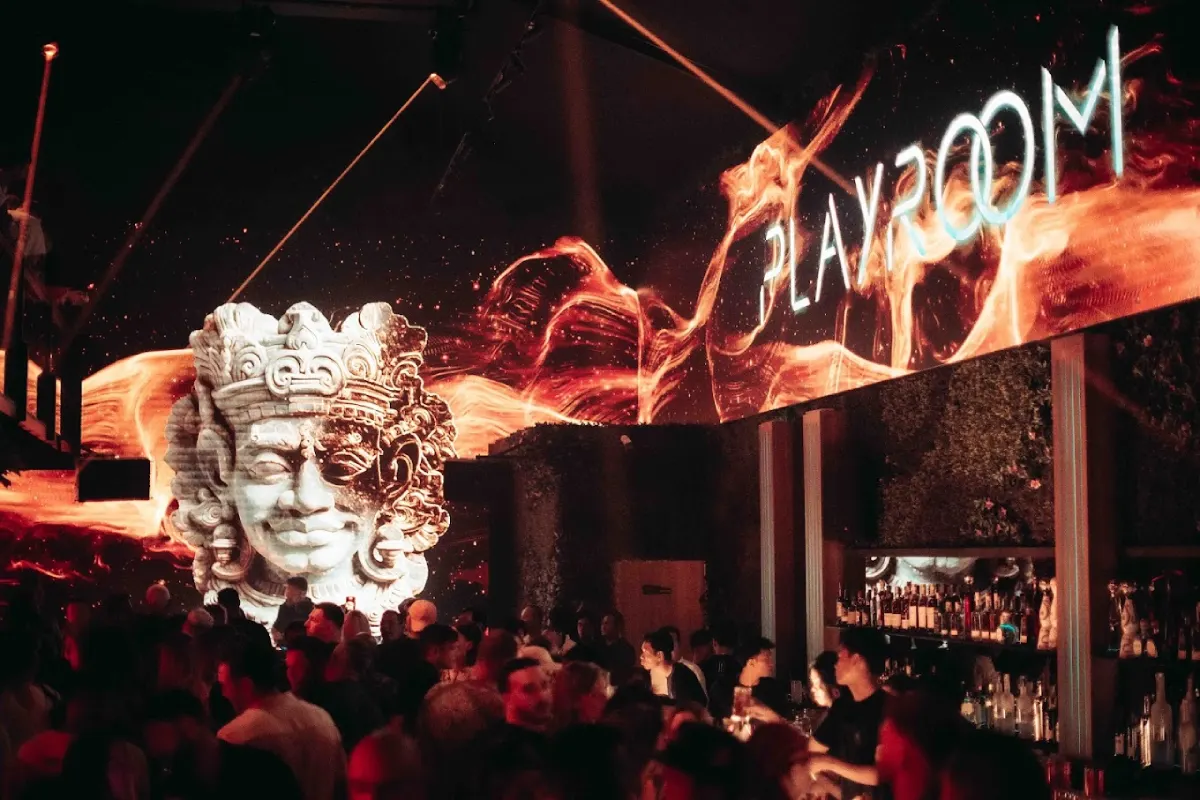 Playroom Canggu, sportsbar ouvert 24/7 à Berawa